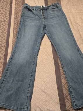 Size 12S Sofia Vergara Classic High-Rise Women’s Flared Jeans - Blue